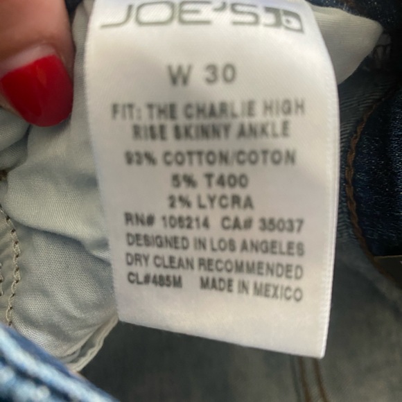 Joe’s Jeans - Womens frayed bottoms - Picture 2 of 3